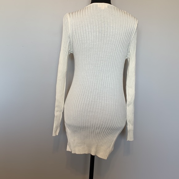 Ambiance V-Neck Top - Picture 3 of 7